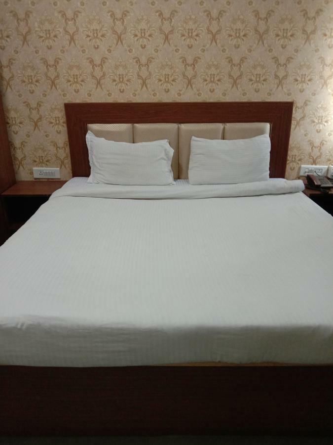 The Amsons Resorts Ludhiana Eksteriør billede